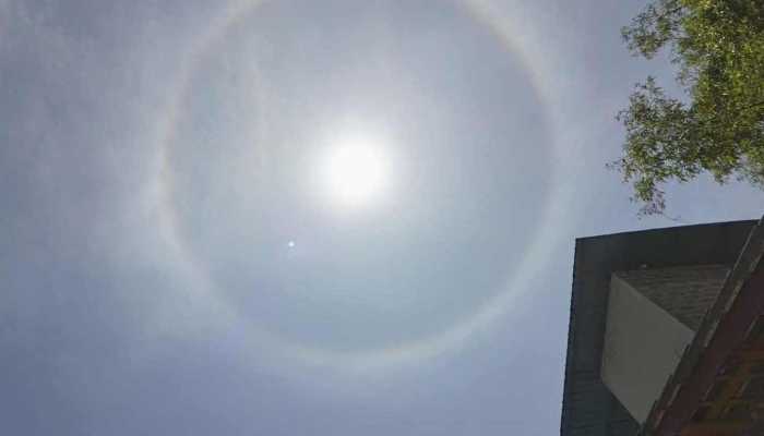 -30℃内蒙古一男子拍到超大幻月环 就像置身外太空