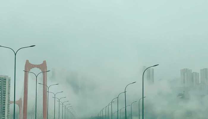 受大雾天气的影响 安徽多条高速入口临时封闭