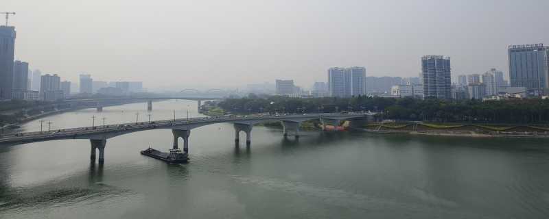 京哈高速辽宁段一桥梁垮塌 实为损伤凹陷