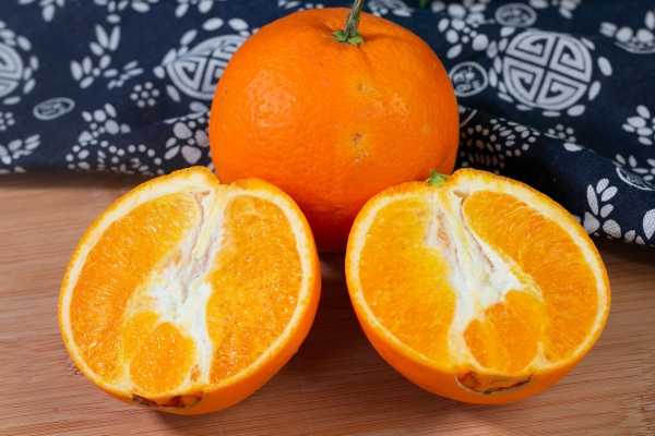 蒸橙子放盐和冰糖效果有什么不同