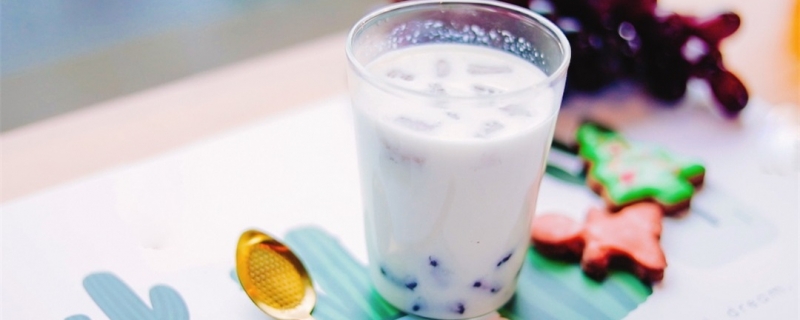 奶茶和柿子能一起吃吗