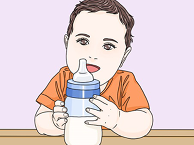 三岁宝宝在家自己冲奶粉喝 网友：好聪明的小宝宝